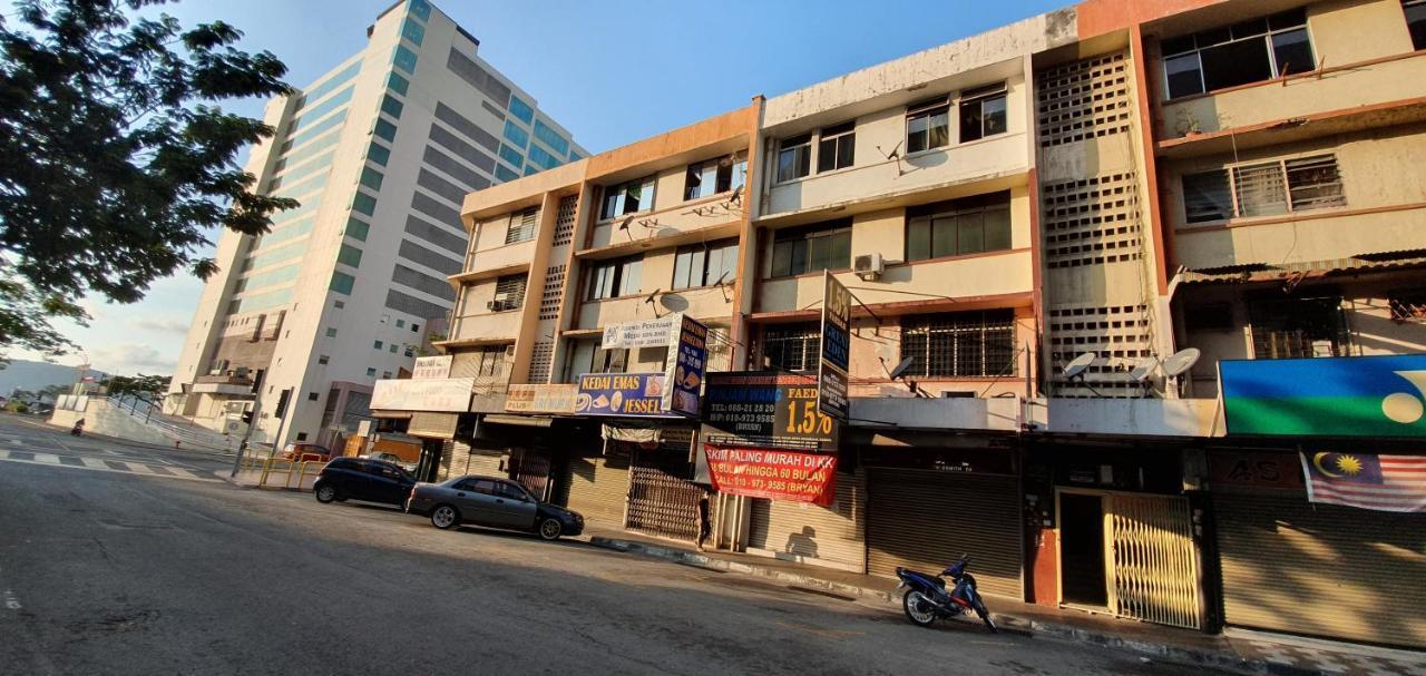 Escape Backpackers Kk Hostel Kota Kinabalu Exterior foto